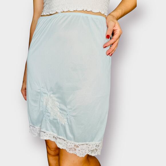 70s Seafoam lace‎ trimmed half slip - Picture 1 of 5